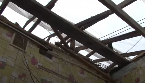 Потолок обрушился в многоквартирном доме в Бийском районе