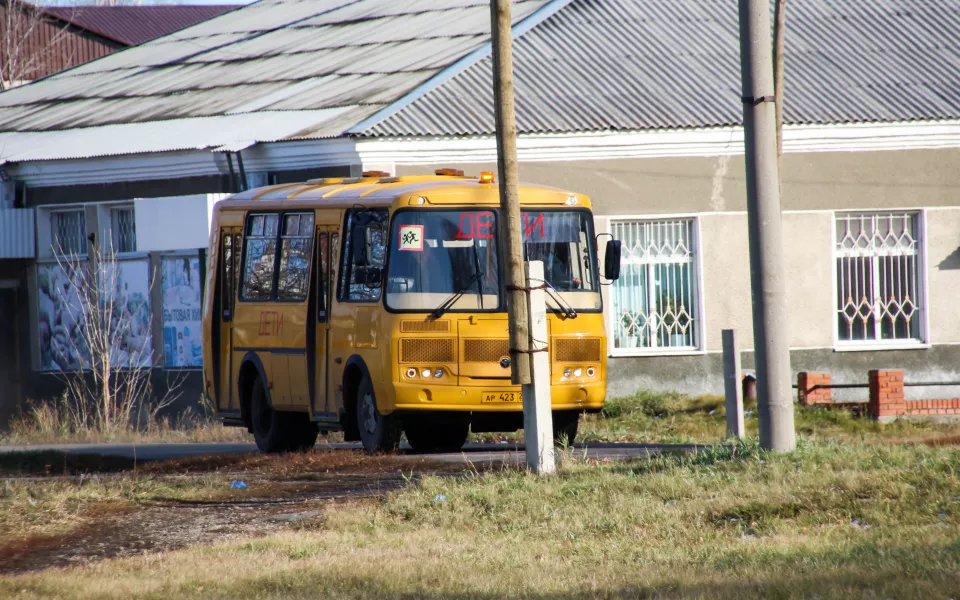 Школьники из Тюменцево смогут наконец-то начать ездить в свою школу