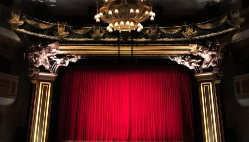 Спектакли двух алтайских театров вошли в лонг-лист Золотой маски