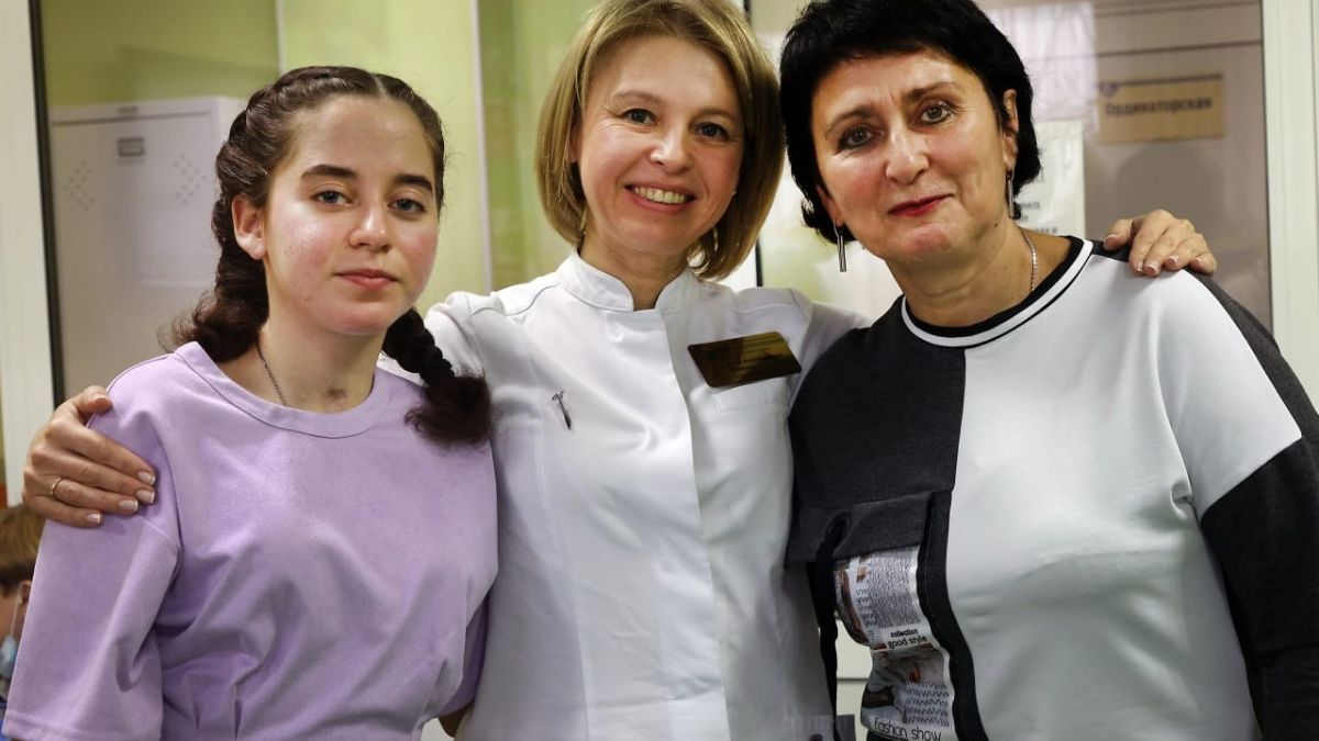 Эллина с Анной Голенко и мамой
