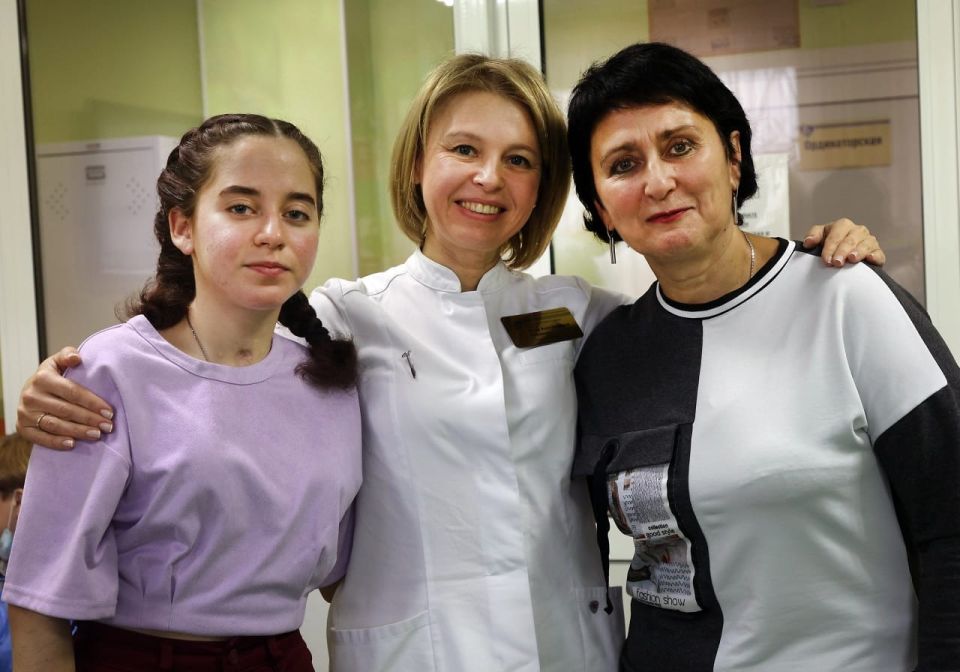 Эллина с Анной Голенко и мамой