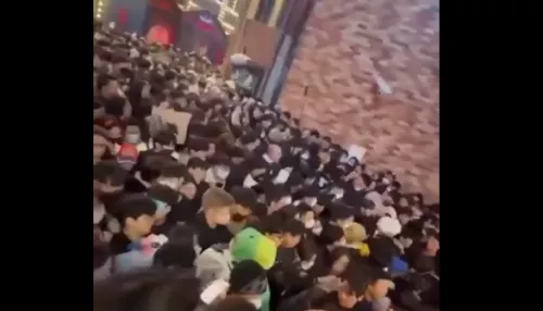Более 150 человек погибли в давке во время Хэллоуина в Сеуле