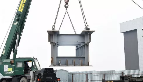 Первую партию металлоконструкций для моста на Новом рынке привезли в Барнаул