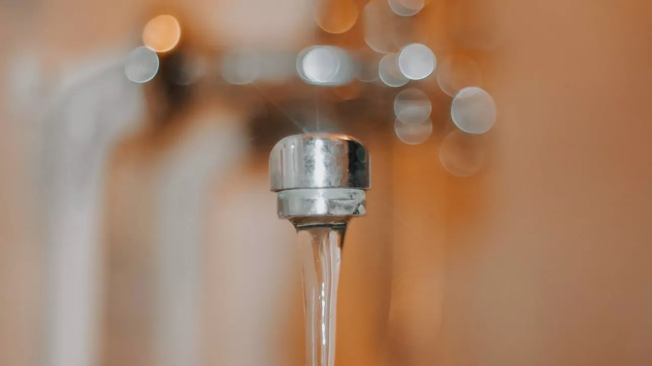 Барнаульцы пожаловались на падение давления в трубах: названа причина