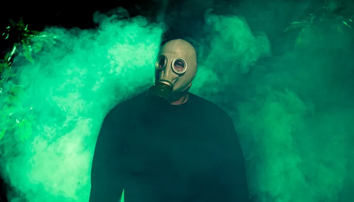 Глаза режет: жители Павловского района жалуются на зловонный прорыв