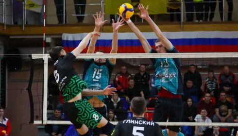 Волейбольный матч чемпионата России в Барнауле едва не закончился общей дракой