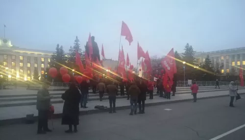 Юбилей Октябрьской революции в Барнауле отпраздновали в беззвучном режиме