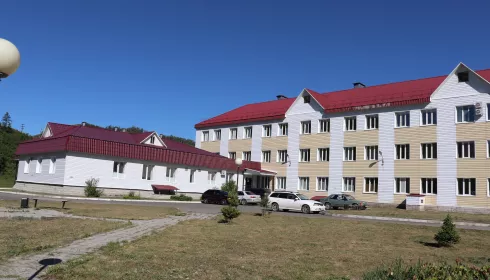 Алтайским медикам приходится жить прямо в больнице