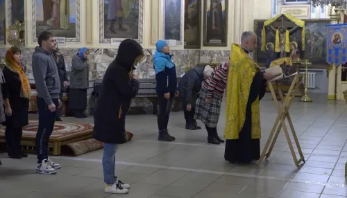 В Барнауле провели молебен об одержимых компьютерной страстью