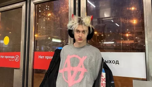 Блогера Некоглая, который спародировал бойца в окопе, выдворили из страны