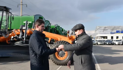 Машины не должны простаивать: Алтайский край заметно обновит дорожную технику