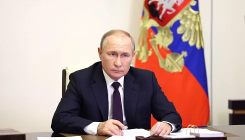 Владимир Путин по видеосвязи поговорил с Виктором Томенко