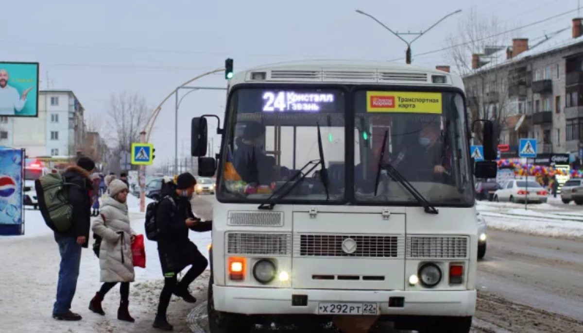 Автобус бийск 39. Автобус стоящий. Маршрутки 2022. Автобус 5. Новые автобусы.