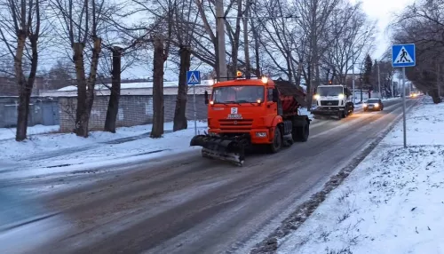 Власти Барнаула уделяют повышенное внимание уборке городских дорог от снега
