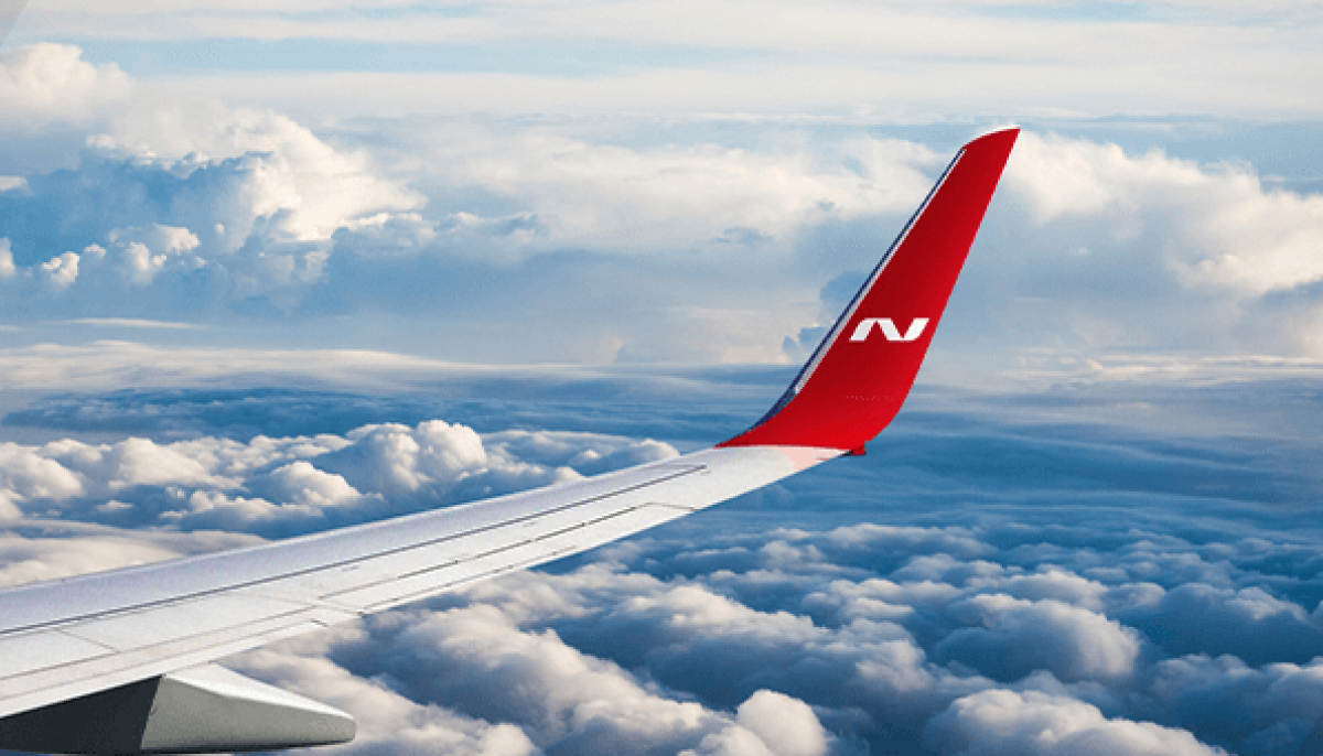 Самолет в небе. Путешествие на самолете. Самолет старт продаж. Крыло самолета. Что скрывает самолет.