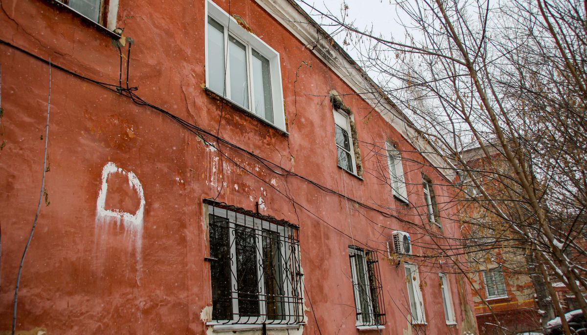 Правда ли, что аварийный дом в Барнауле треснул на две половины - Толк  21.11.2022