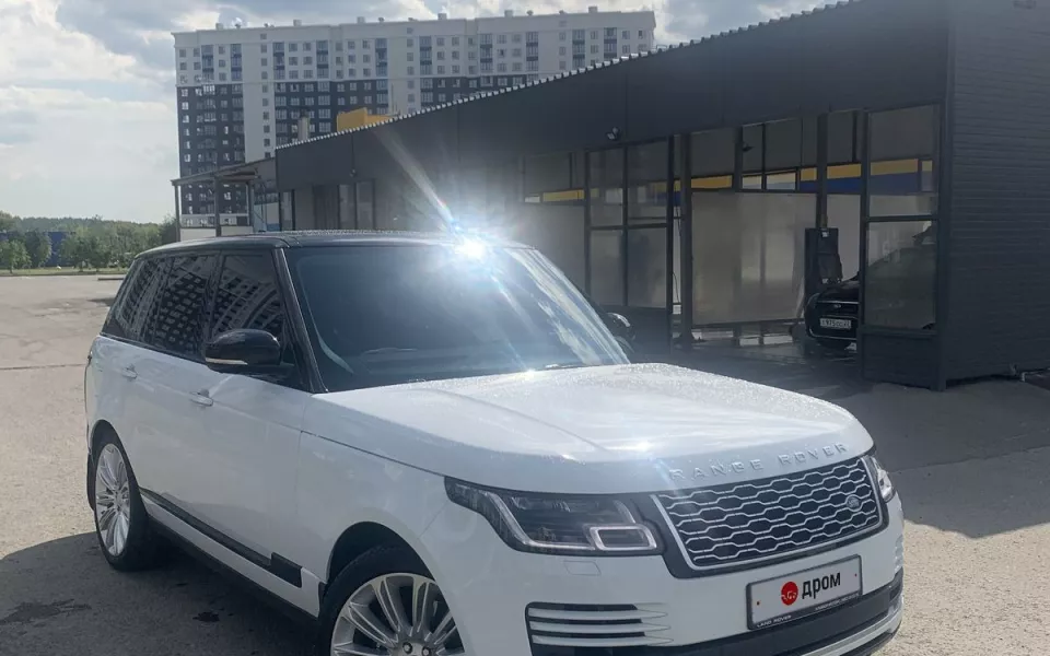 В Барнауле продают Land Rover с панорамной крышей и открывающимся люком