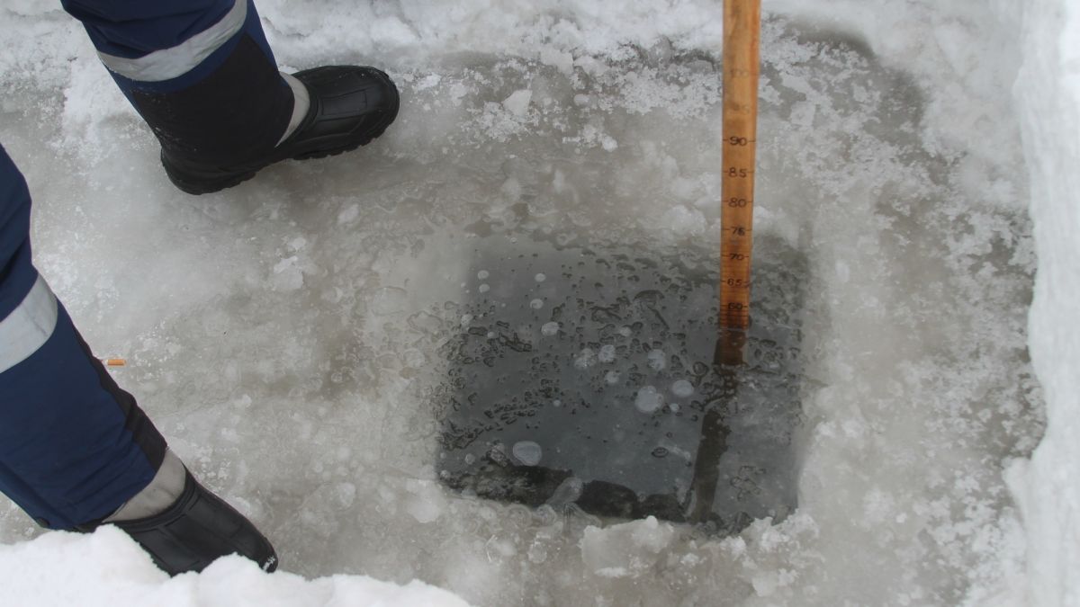 Проверка толщины льда