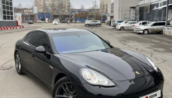 В Барнауле продают черный Porsche Panamera за 2,8 млн рублей