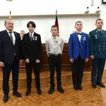 Трое алтайских подростков получили федеральные награды за спасение детей