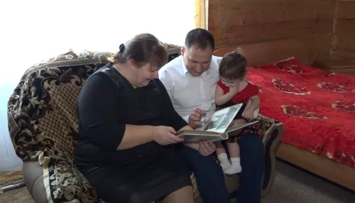 Потенциал не исчерпан: в Барнауле пара воспитывает семерых детей