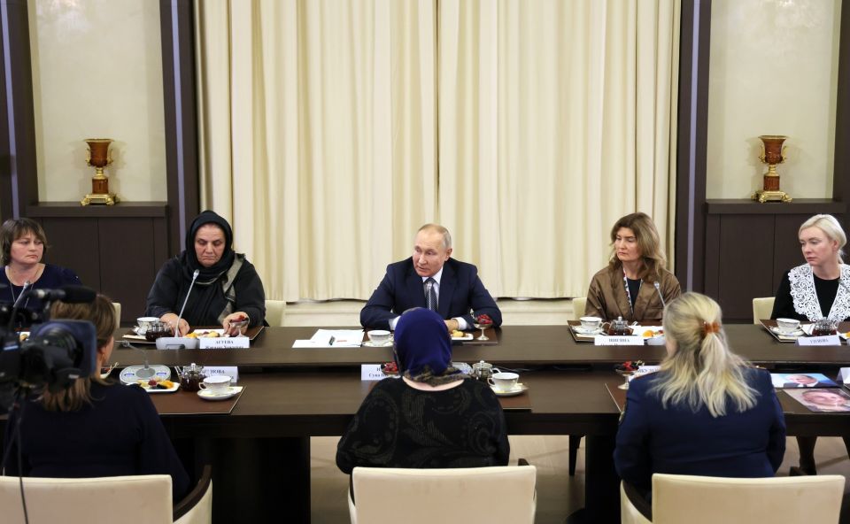 Владимир Путин встретился с матерями военных