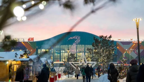 В Барнауле перенесли торжественное открытие зимнего городка у ТРЦ Galaxy