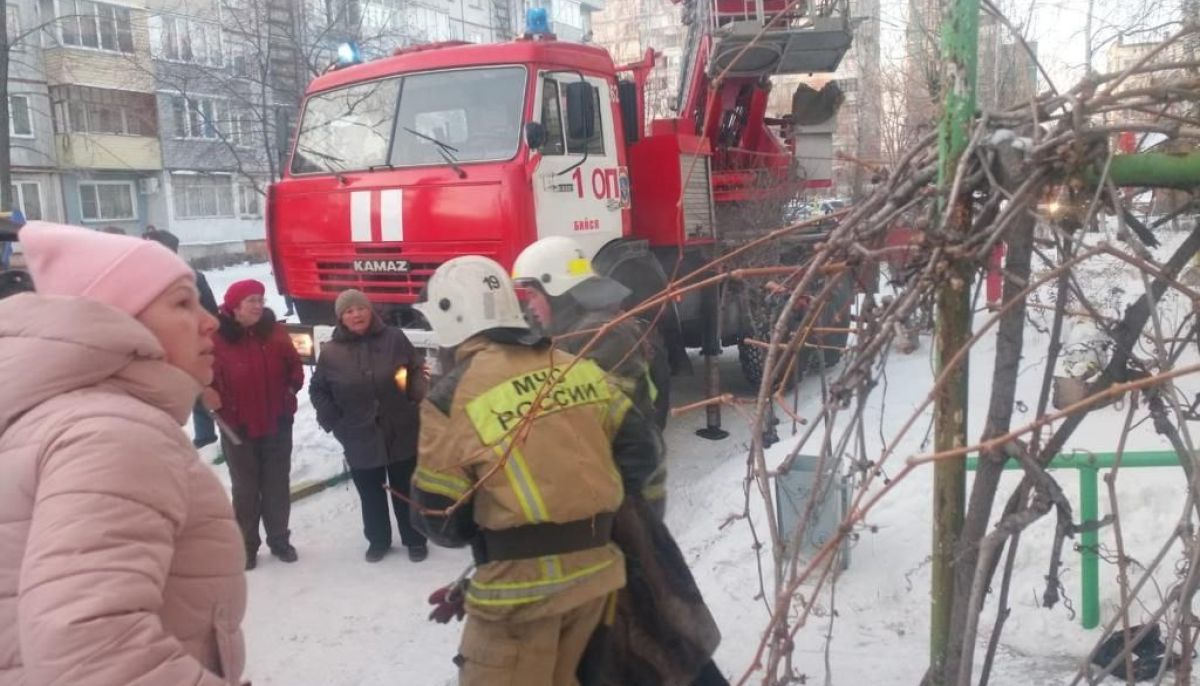 Люди 13 ноября. Пожар. Пожарные на пожаре. Пожар для детей. Пожары и взрывы.