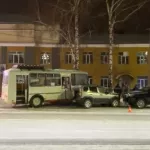 Четыре человека пострадали в ДТП с маршрутным автобусом в Горно-Алтайске