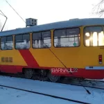 Барнаульцы жалуются на холод в отремонтированном трамвае