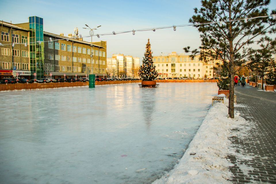 Каток около ТРЦ Galaxy