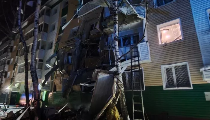 Четыре человека погибли из-за обрушения части дома в Нижневартовске