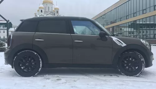 Внимание обеспечено: фанат Mini Cooper продает авто в Барнауле