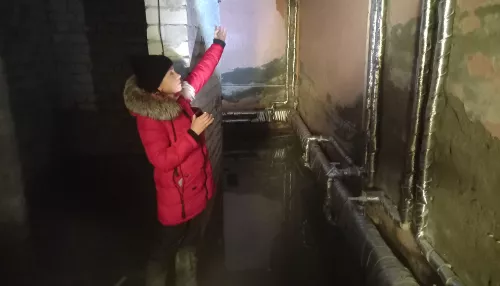 Жители барнаульского дома жалуются на воду в подвале и разрушающийся фундамент