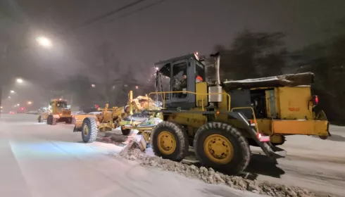 Бийских дорожников накажут за обледенелые и забитые снегом дороги
