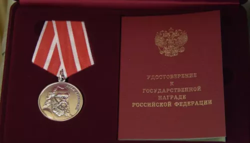 Путин удостоил государственных наград пятерых жителей Алтайского края