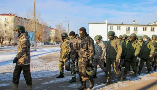 Работа, выплаты, жилье: какие меры поддержки есть в Алтайском крае для участников СВО