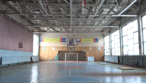 В Барнауле сотни юных футболистов остались без площадки для тренировок зимой