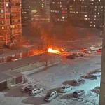 В Бийске вечером дотла сгорела припаркованная легковушка