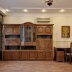 В Барнауле продают классическую квартиру с бильярдом и финской сауной