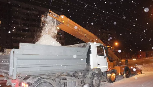 Снегопады и метели: барнаульские дорожники готовы к работе в условиях непогоды