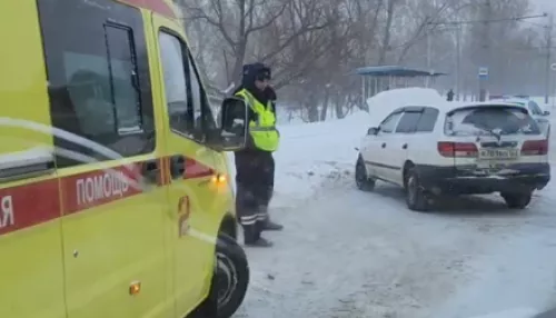 В Барнауле на Горе произошло ДТП с участием внедорожника