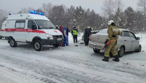 Очевидцы сообщили о страшном смертельном ДТП в Алтайском крае