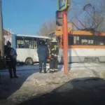 В Барнауле маршрутка с пассажирами врезалась в трамвай