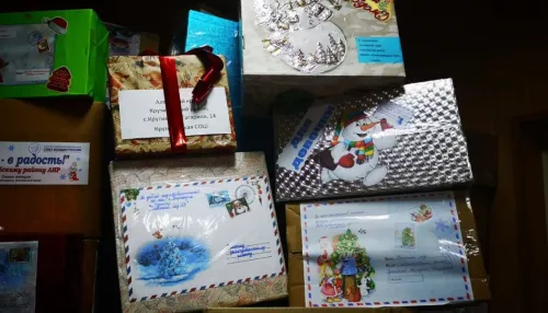 Груз с новогодними подарками для детей прибыл из Алтайского края в ЛНР