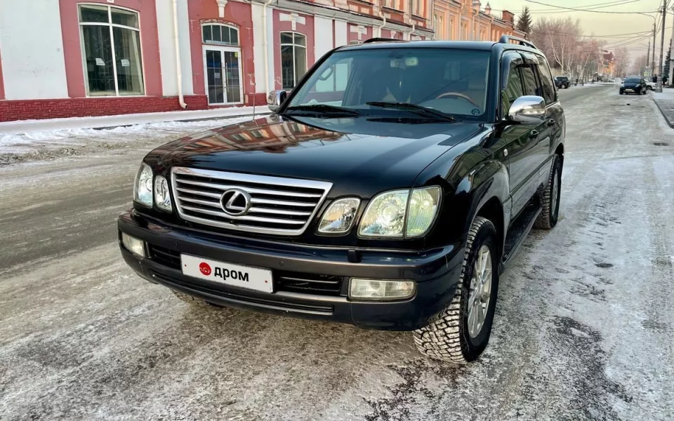 В Барнауле продают Lexus в уникальной комплектации почти за 4 млн рублей