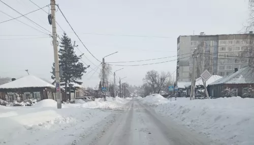 Ехать невозможно: бийчане вновь жалуются на плохую очистку снега в городе