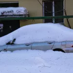 Барнаул в подснежниках. Как избавиться от брошенного во дворе автомобиля
