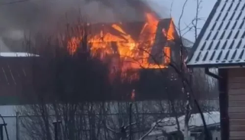 В Барнауле произошли крупные пожары в двух жилых домах