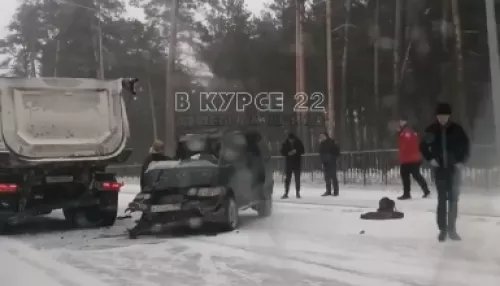 В Барнауле в Ленточном бору водитель Toyota погиб в ДТП